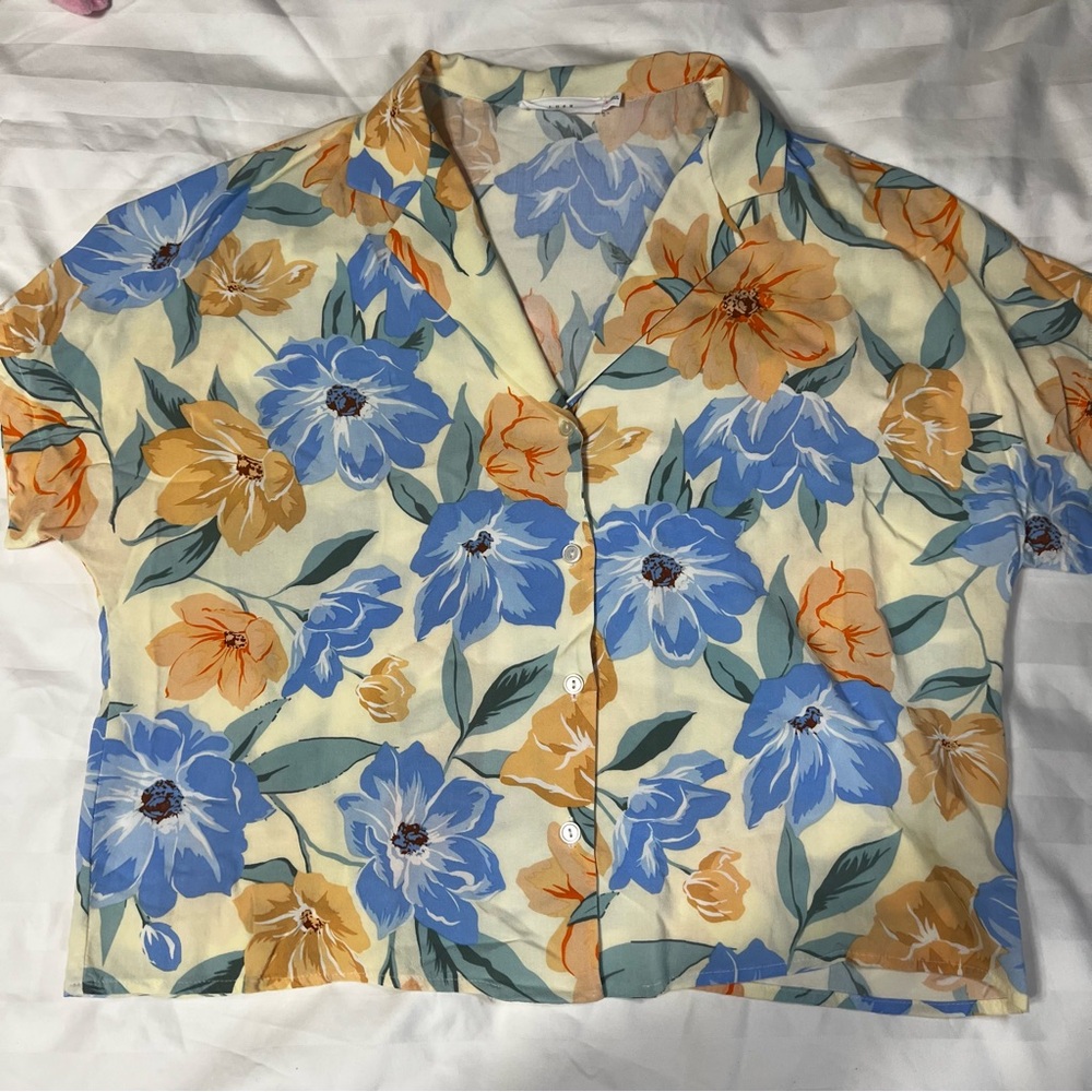Floral Button Up Shirt Butter Yellow & Blue Tropical Cropped Top Women’s Medium
